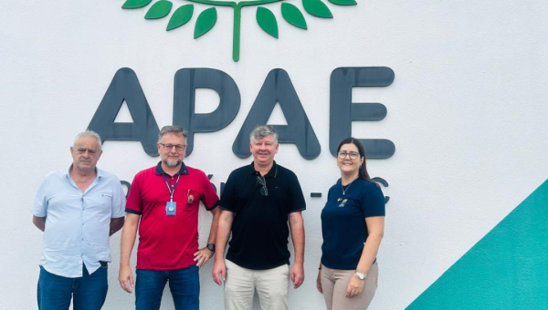 Visita do Prefeito de Treze Tilias à APAE